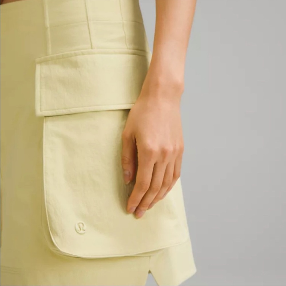 Lululemon Relaxed-Fit Super-High-Rise Cargo Short 4" - Picture 5 of 16